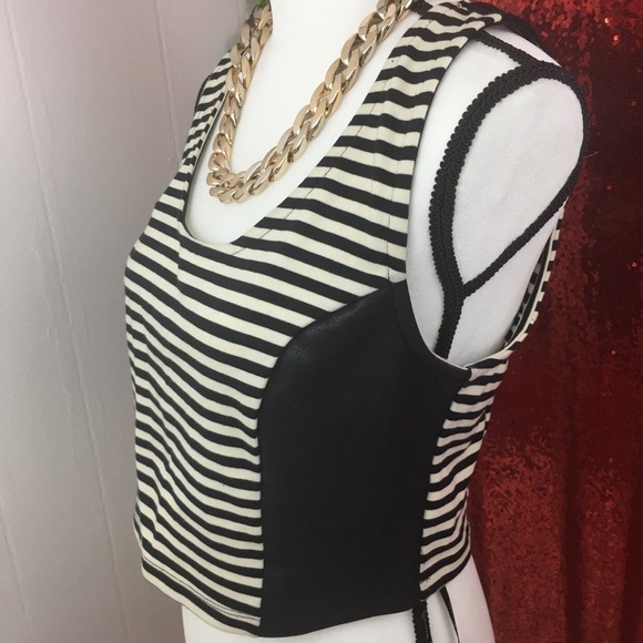 Jessica Simpson Black & White Crop Top - Picture 3 of 3